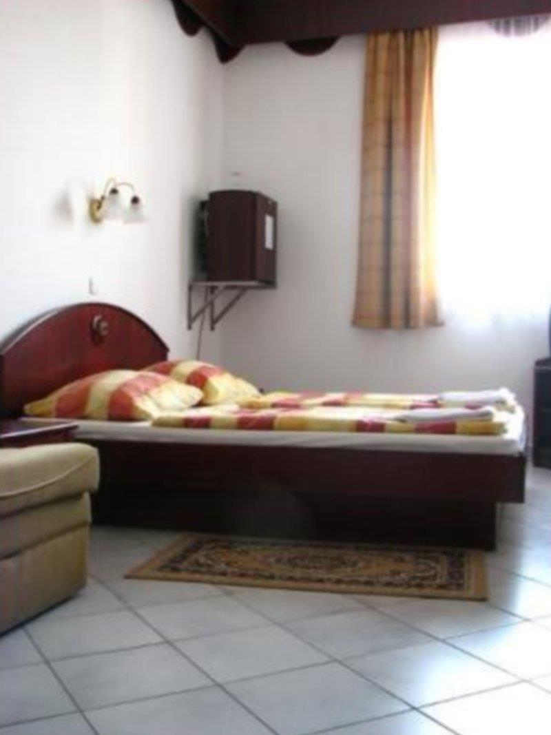 Hotel Polus Budapeste