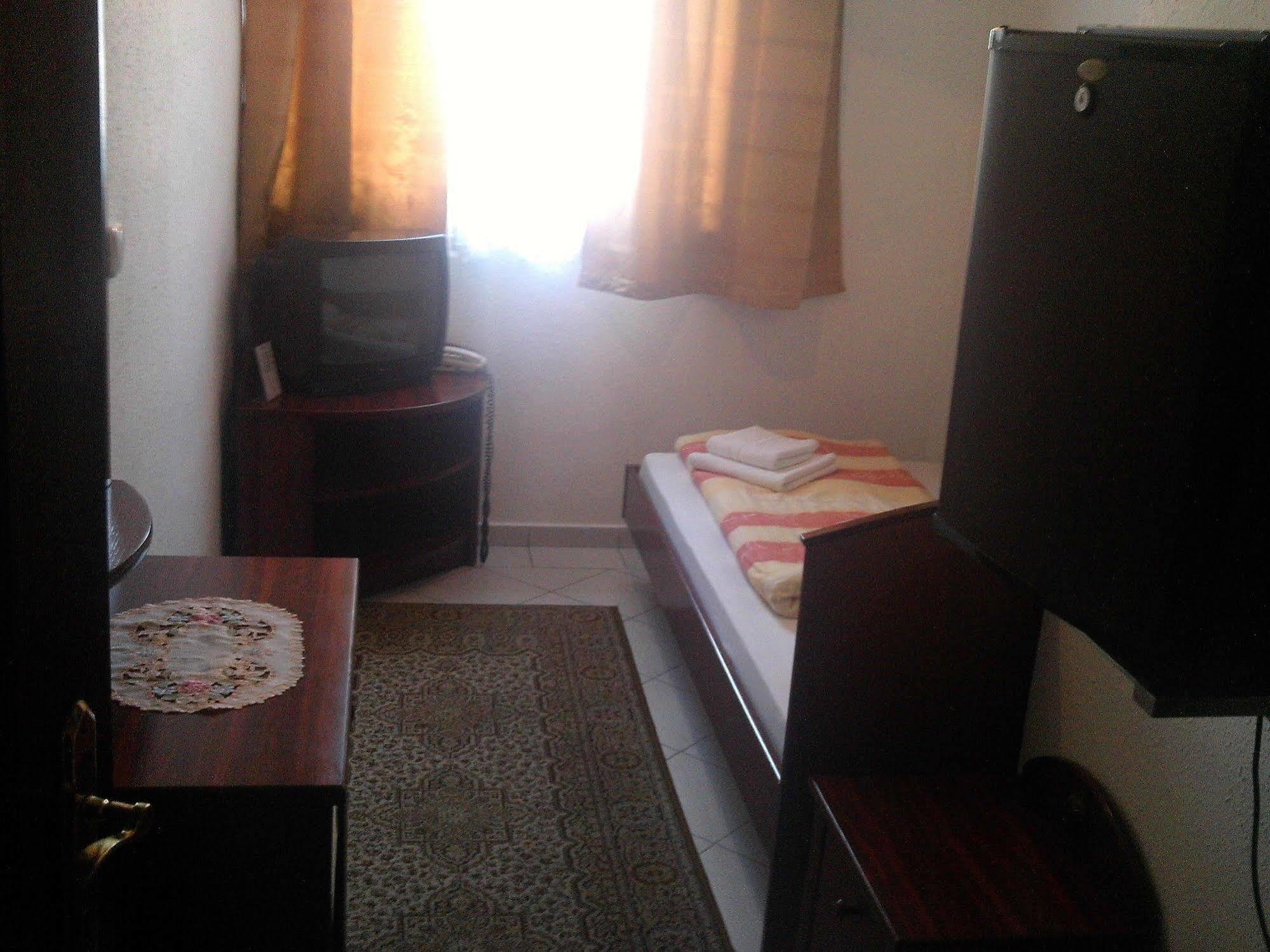 Polus 3* Budapeste