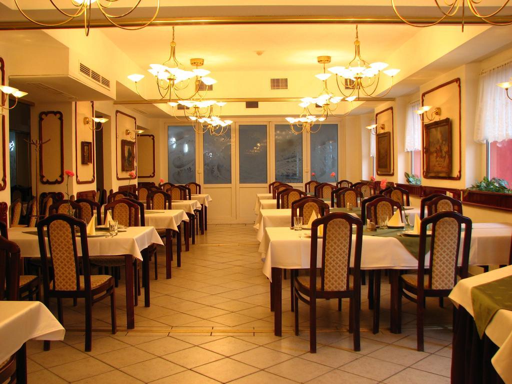 Polus 3* Budapeste